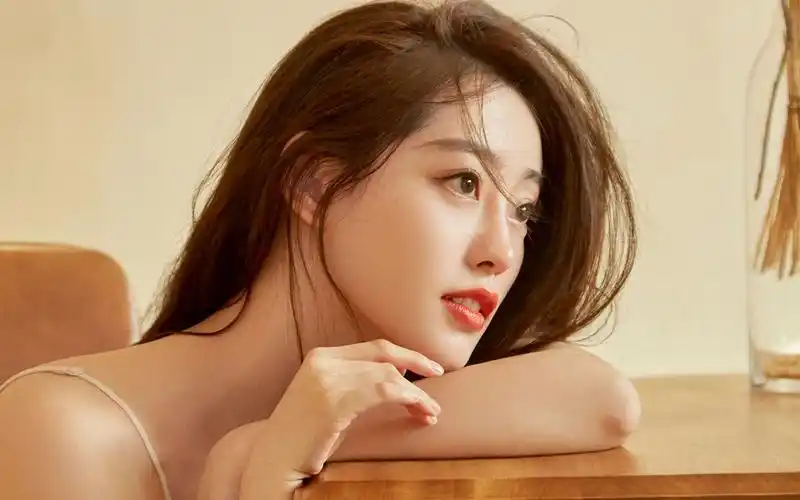 祝绪丹纱裙仙气高清桌面壁纸