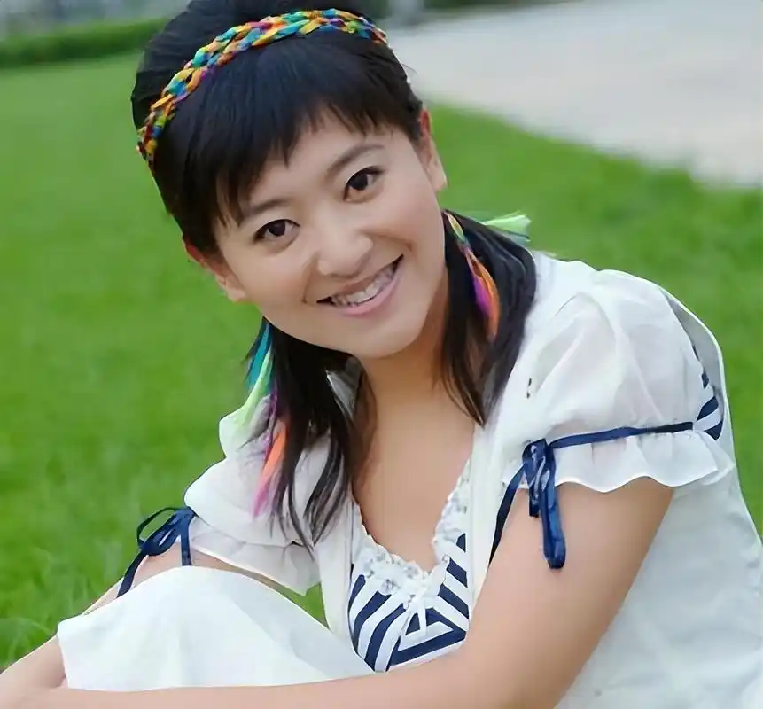 "月亮姐姐"王淏:39岁高龄生子,被富商丈夫宠成宝,成人生赢家