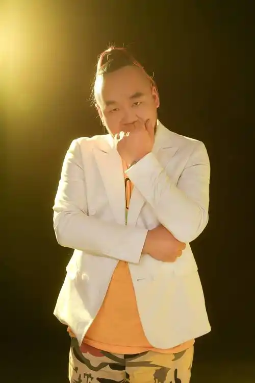 华语男歌手疯子斌最新伤感情歌《能否再次遇见你》火爆全网_歌曲_亲爱