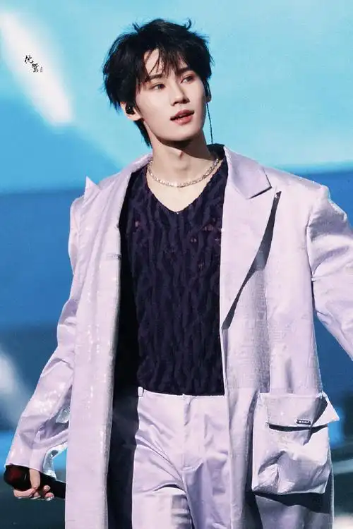 张真源超话9115#时代少年团叁重楼暨出道四周年演唱会#20231118