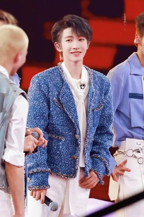 刘宇奔跑吧##into1首次撕名牌问题好多