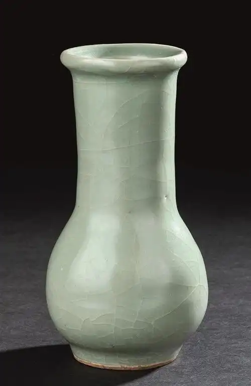 宋代9601279龙泉窑长颈瓶