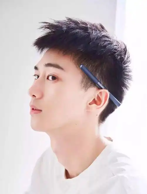 留这11款发型全校园你最帅!_手机搜狐网