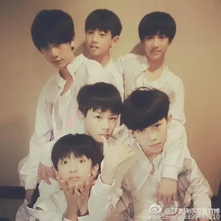 王俊凯生日会tf家族中伴舞的有谁