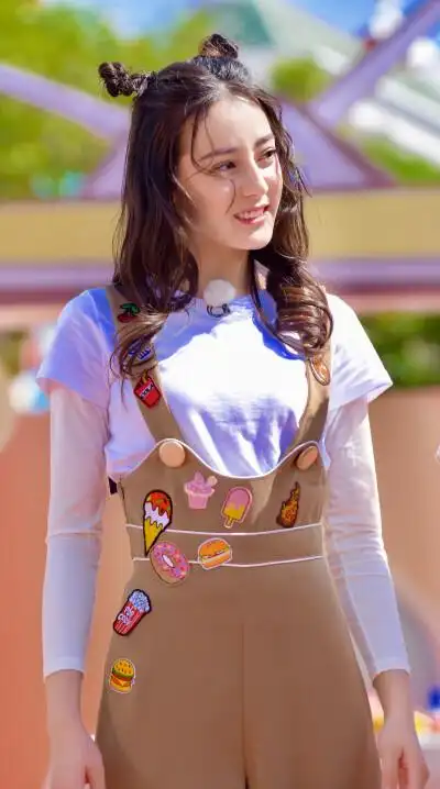 迪丽热巴可爱风