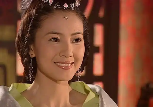 原创80后心目当中的古装女神,蒋勤勤古典美惊艳众人,高圆圆氧气女神