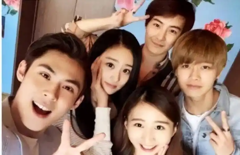 任嘉伦的妻子聂欢丈夫成名背后有艰辛,我在家做全职太太也幸福_因为