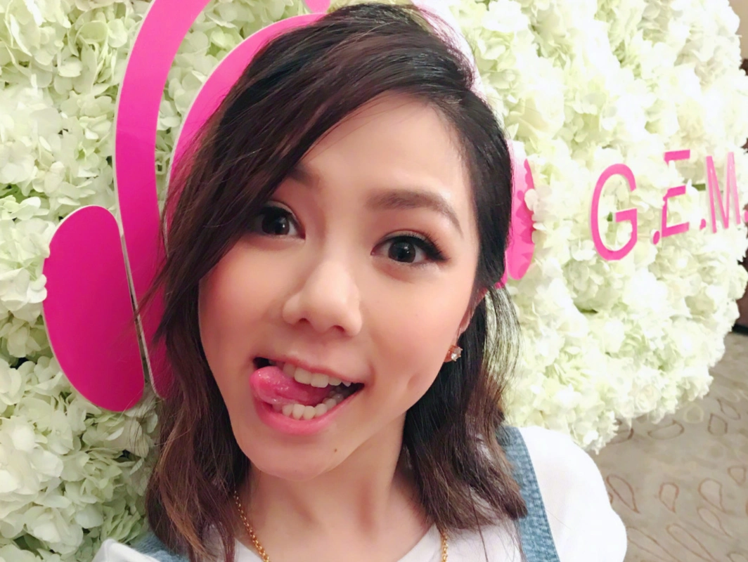 邓紫棋自创新绝招"吐舌头",你学会了没?