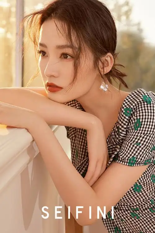 326李沁seifini2021夏季首发沁夏有lí系列大片与李沁一起与沁意十足