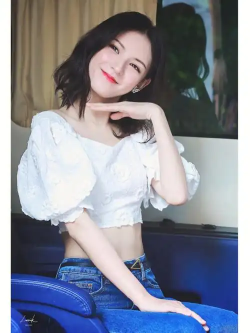 #张予曦的私服穿搭 #小蛮腰吸睛又性感