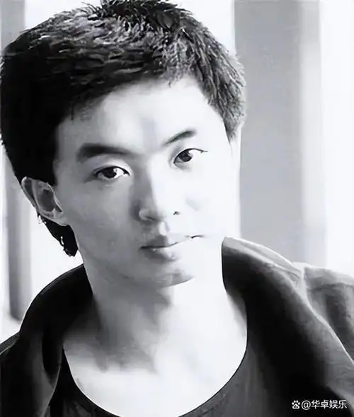 在变性成为女性之前,金星是一个男性,但很少有人知道,他曾经有一位