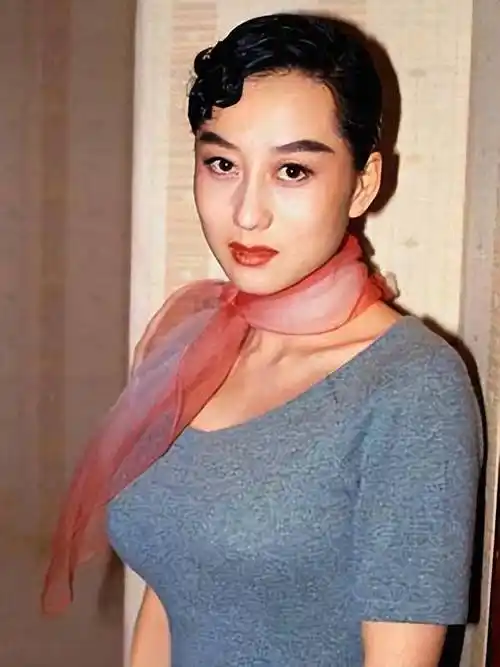 利智:嫁给李连杰经常哭,这是为何?_香港_女儿_生活