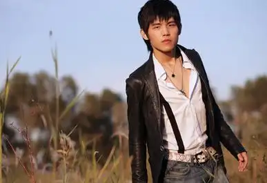 周展翅——"山寨周杰伦":张开翅膀 破茧成蝶