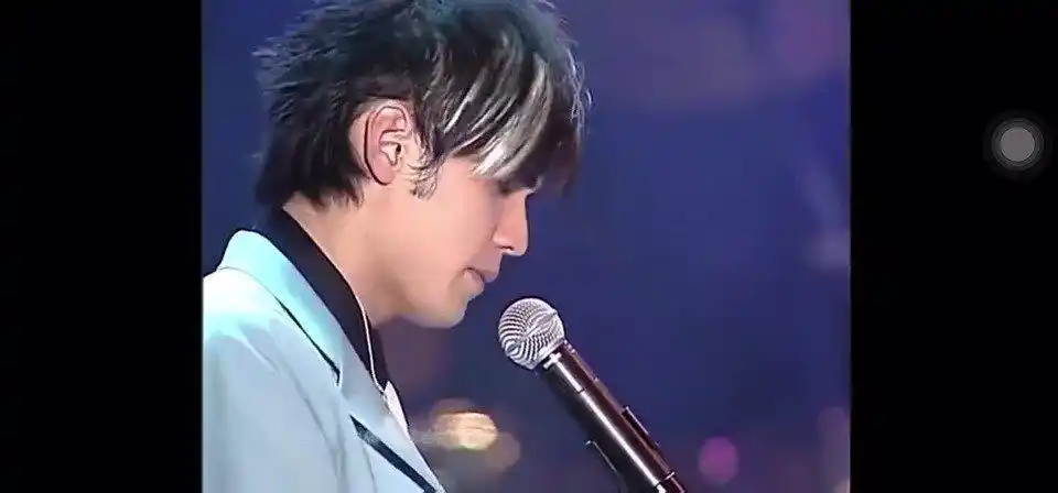 00:31 或许还有姐妹没看过白毛伦经典造型 不羁的周董才是青春最野的