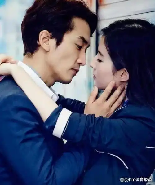 杨采钰:撬刘亦菲背后的男人,认爱大30岁金主,她究竟在