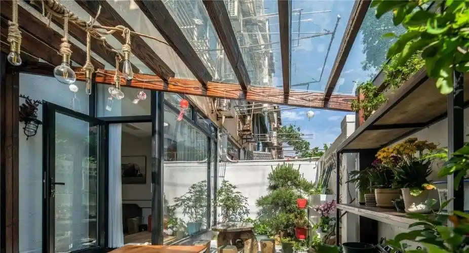 一楼带院子的房子值得买吗看看这些底楼的庭院花园挺让人心动