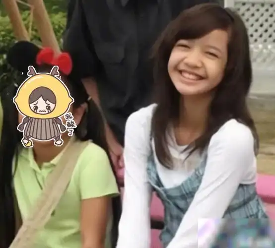 blackpink儿童照又被传我却留意到lisa女大十八变