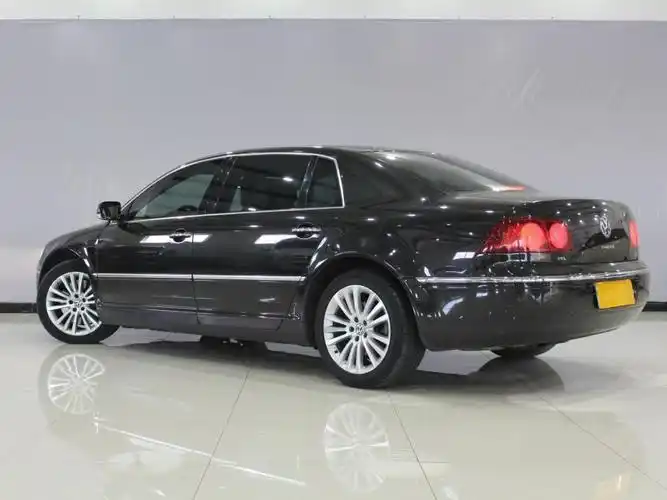 大众辉腾800万图片(带字母的大众辉腾多少钱)