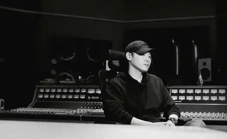 被称发展"最差的好声音冠军",用实力打脸众人,歌手梁博的传奇_中国