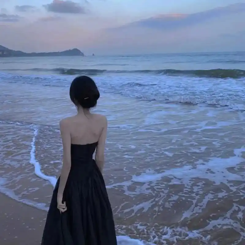 海边女头 #背影女生头像  时间久了 什么都会习惯 什么都 - 抖音