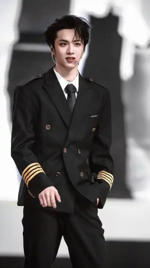 刘耀文叁重楼暨出道四周年演唱会##刘耀文舞蹈solo##刘耀文feelmee