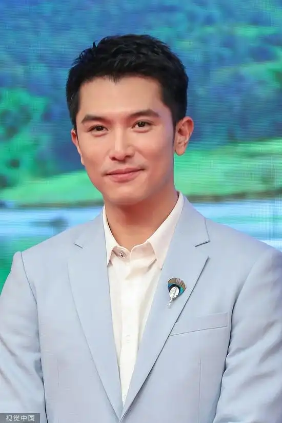 邱泽回应与许玮甯恋情传闻交朋友的事情随缘吧