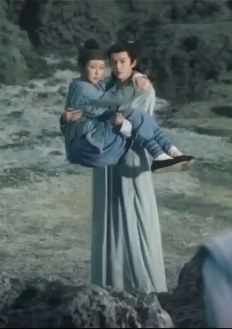 这三张图证明杨紫真的不重,我们涂山璟和小夭的体型差,苏感爆棚啊.