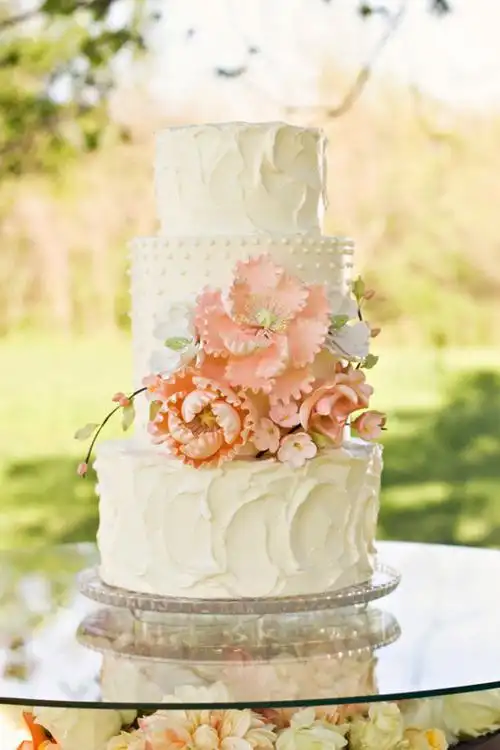 15 gorgeous wedding cake ideas inspired by the summer