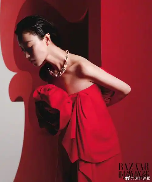 倪妮时尚芭莎一月刊好红