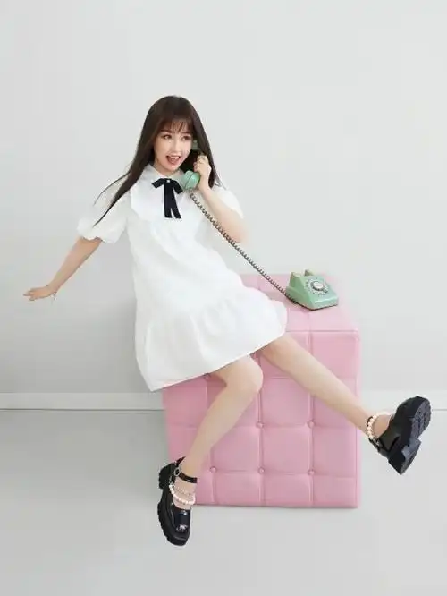 时尚达人虞书欣,各种风格的穿搭轻松驾驭,俏皮可爱又时尚