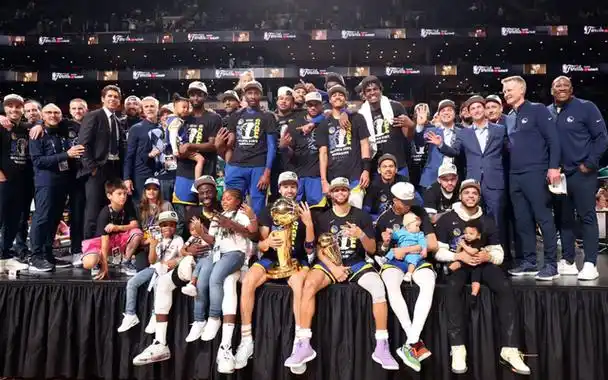 6月17日,勇士队在凯尔特人主场没有浪费机会,他们击败了凯尔特人拿到