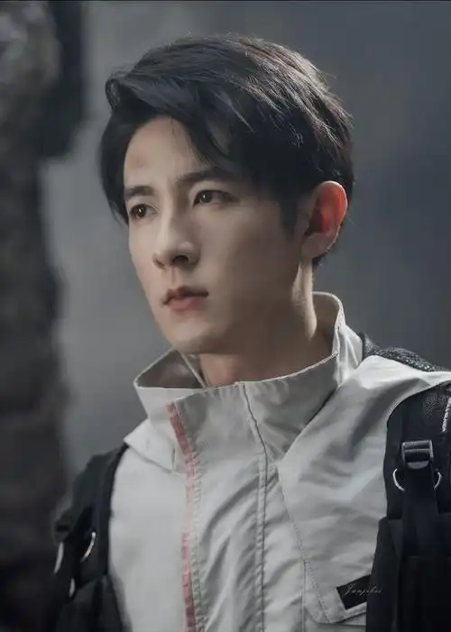 昨天有瓜爆料耽改男主偷偷隐婚生子,今天就公布结果——是季肖冰,被拍