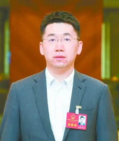 市人大代表 黄堃