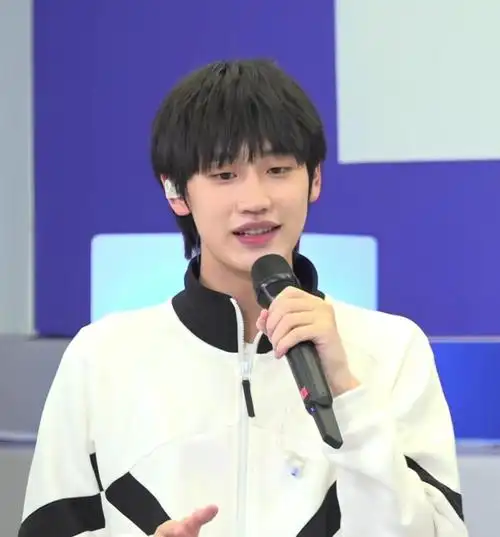 论ak刘彰的少年感