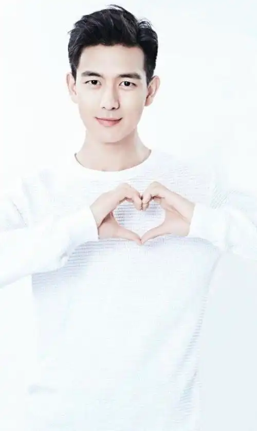 一起来盖李现花式比心09合集楼