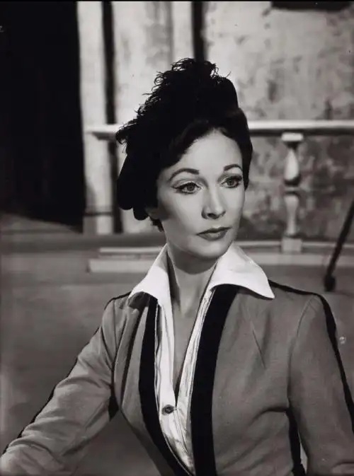 费雯丽在舞台剧《第十二夜》中扮演维奥拉