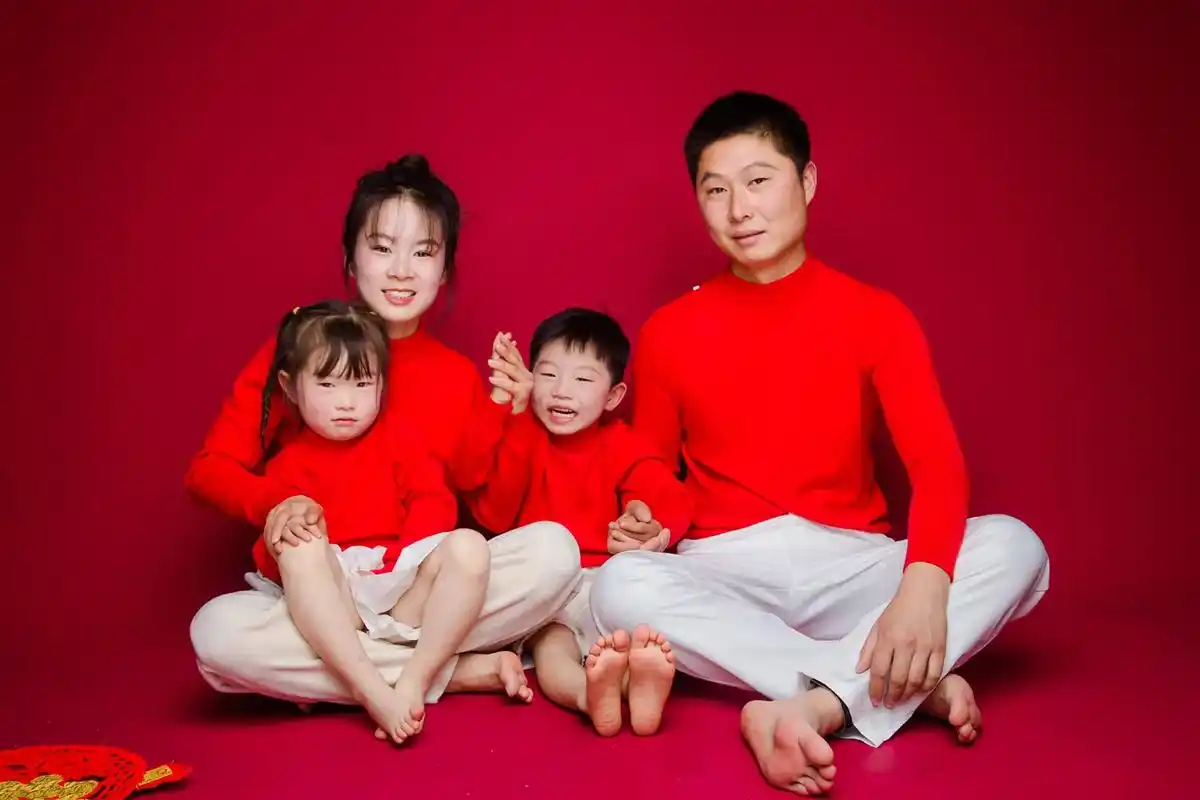 四口之家 #只有照片能记录这份珍贵 #儿女双全此生足矣 - 抖音