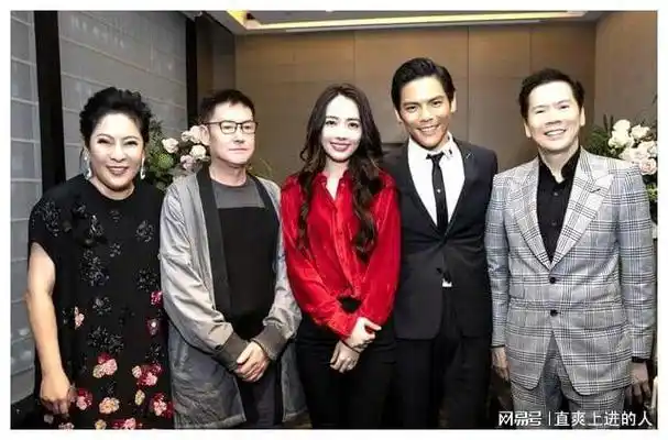 向佐向佑向咏恒向华强三个孩子的名字起的都好听