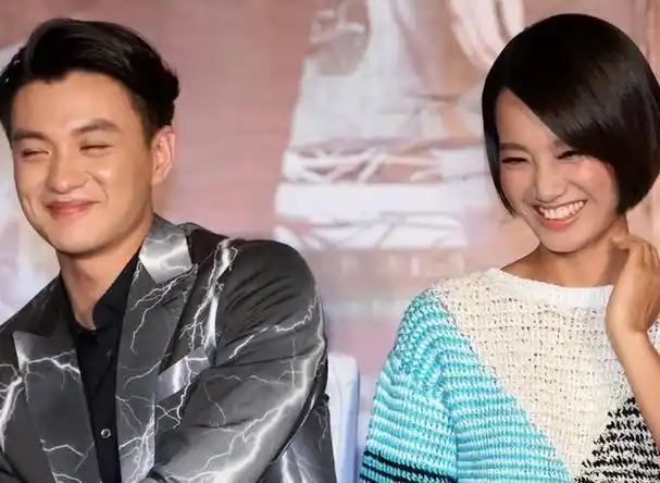 新一代"岩男郎"周一围,凭借能力娶妻子朱丹,儿女双全幸福美满