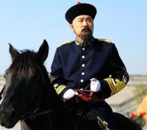 袁世凯为何不当民国大总统一心要当皇帝原因有下面两点