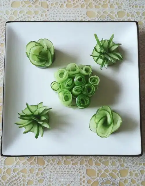 看见月亮说晚安做的黄瓜玫瑰花～摆盘装饰