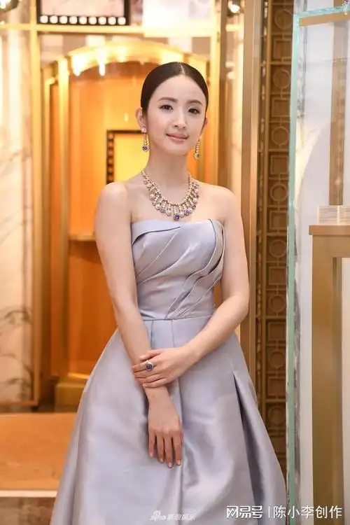 林依晨最新写真性感妩媚知性优雅展现独特魅力