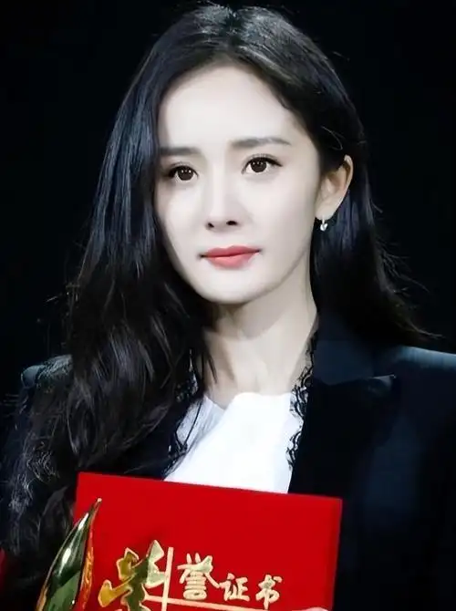 刘亦菲的溜肩,赵丽颖的小脚,治好了我的容貌焦虑