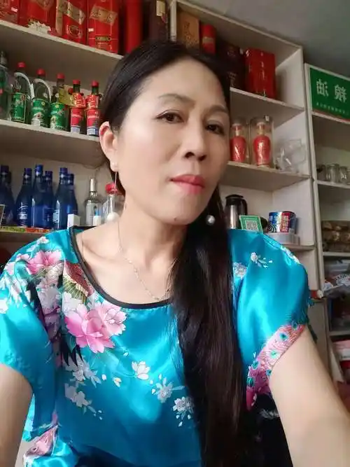 53岁离异女征婚照片(id:5239673)_湖南张家界征婚交友_我主良缘网