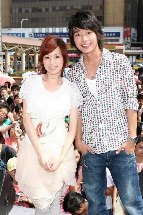 40岁张栋梁晒近照从小鲜肉到大叔曾当红一时的他为何销声匿迹