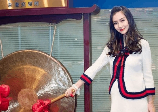 angelababy挺孕肚参加跨年跑男,保持孕后身材好有诀窍