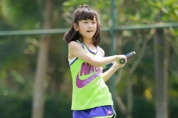 森碟发育明显图未成年个子长高了不少