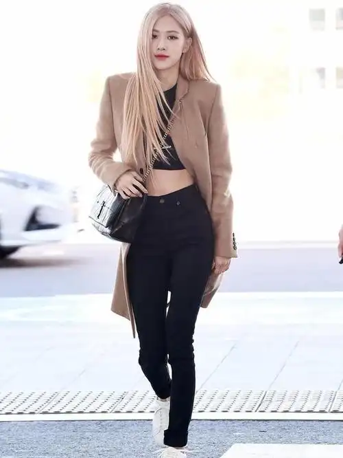 韩国女星机场街拍,解锁实用穿搭方案 你必须了解一下