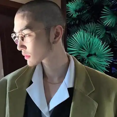 微信头像男成熟稳重光头眼镜 男生头像图片大全 -【爱个性】