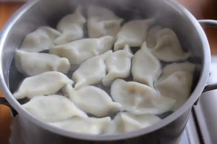 大雪将至,没有什么比一碗酸汤水饺更过瘾,酸辣爽口更开胃,超赞_饺子馅